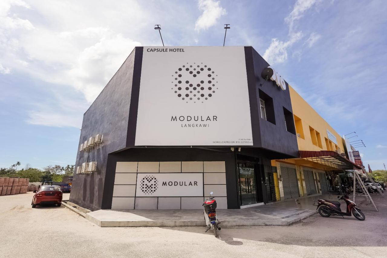 Oyo 89635 Modular Langkawi Capsule Hotel Padang Mat Sirat ภายนอก รูปภาพ