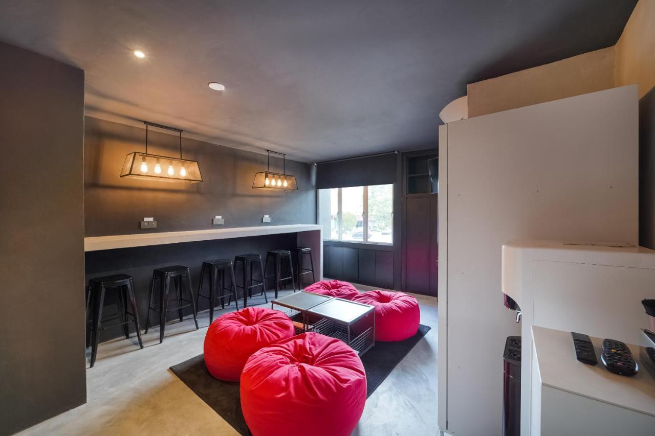Oyo 89635 Modular Langkawi Capsule Hotel Padang Mat Sirat ภายนอก รูปภาพ