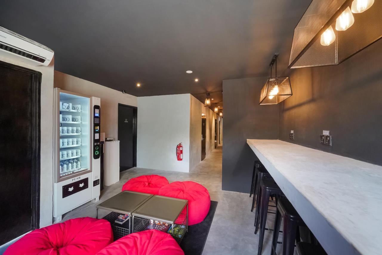 Oyo 89635 Modular Langkawi Capsule Hotel Padang Mat Sirat ภายนอก รูปภาพ