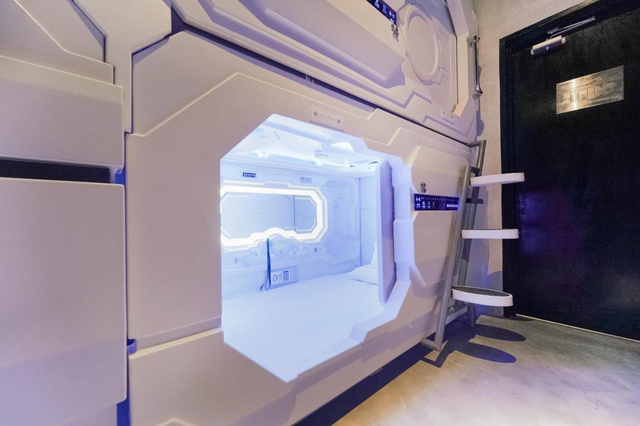 Oyo 89635 Modular Langkawi Capsule Hotel Padang Mat Sirat ภายนอก รูปภาพ